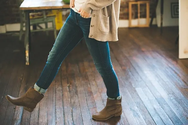 How to Clean Wooden Floors the Right Way – A Comprehensive Guide